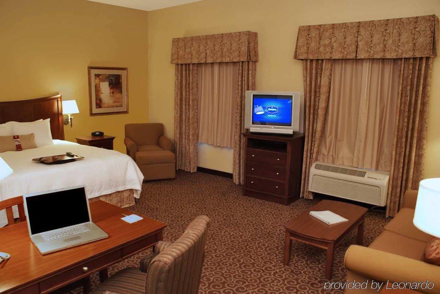 Hampton Inn & Suites Red Bluff Room photo